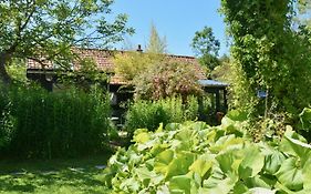 Chambres D'Hotes, Gites La Petite Madeleine